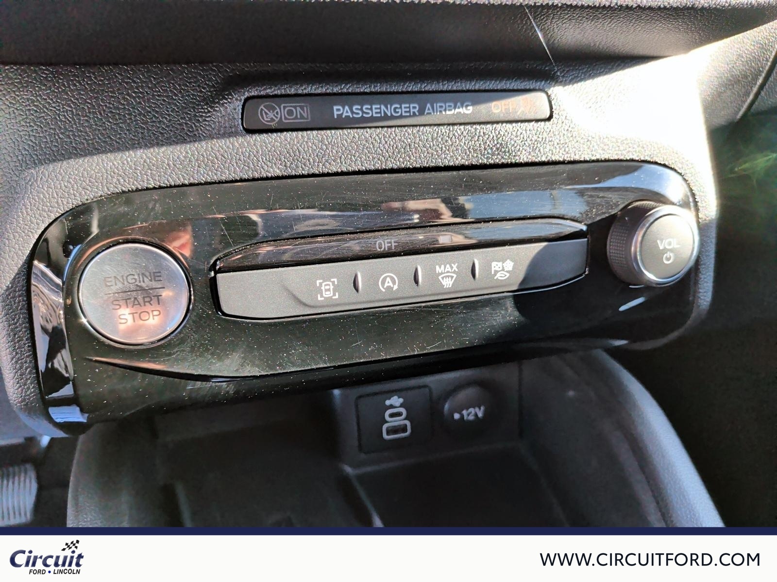 2025 Ford Escape - Image 14