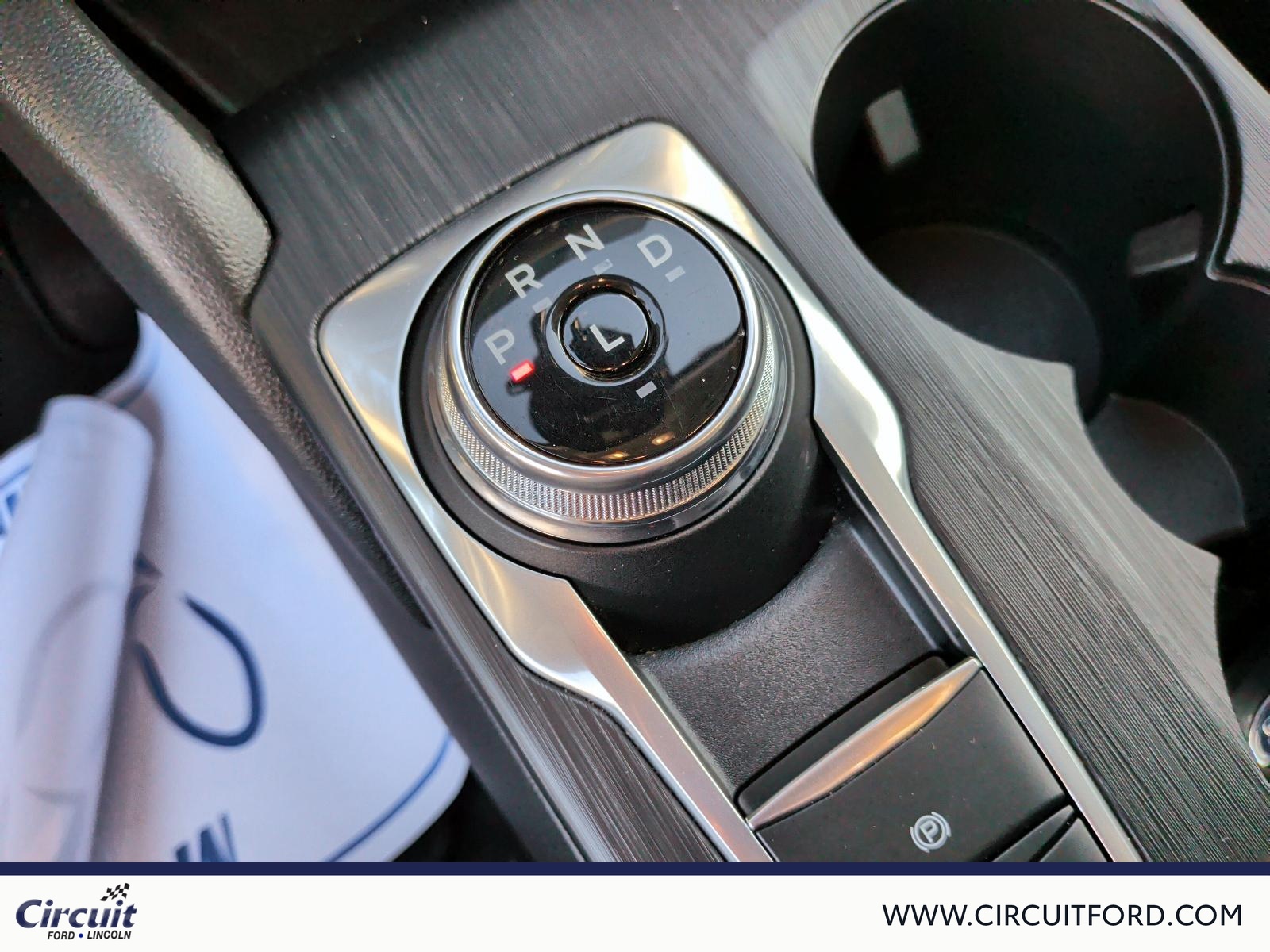 2025 Ford Escape - Image 15
