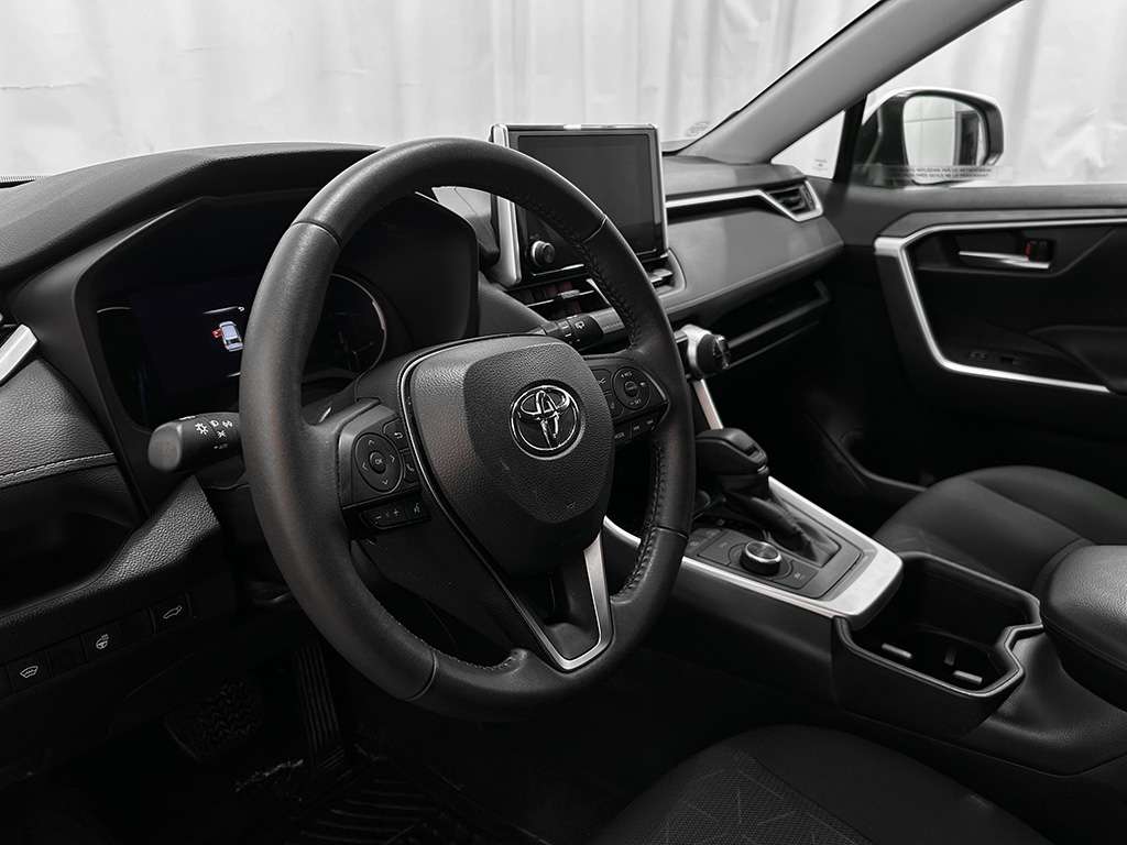 2024 Toyota Rav4 hybride - Image 8
