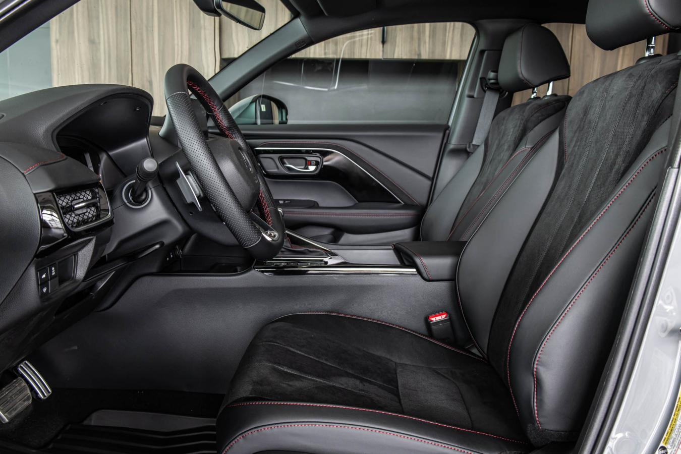 2026 Acura ADX - Image 15