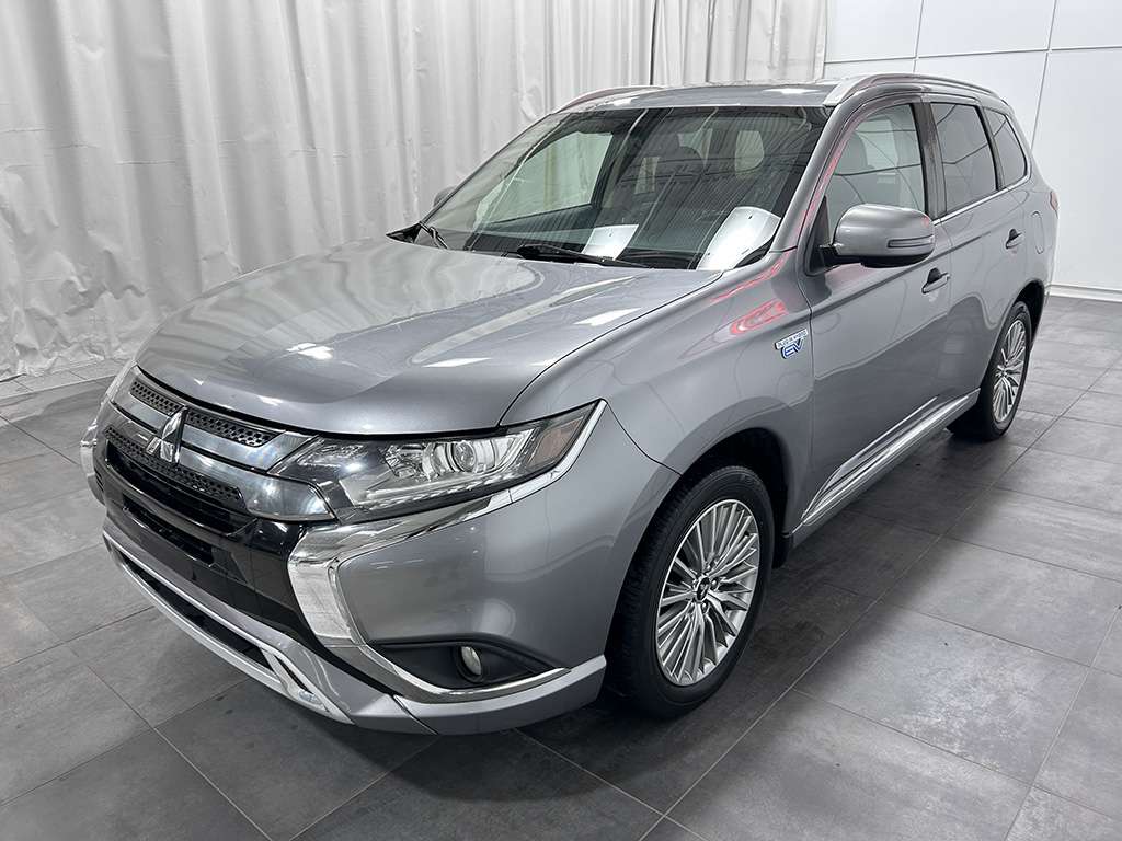 2020 Mitsubishi Outlander - Image 3