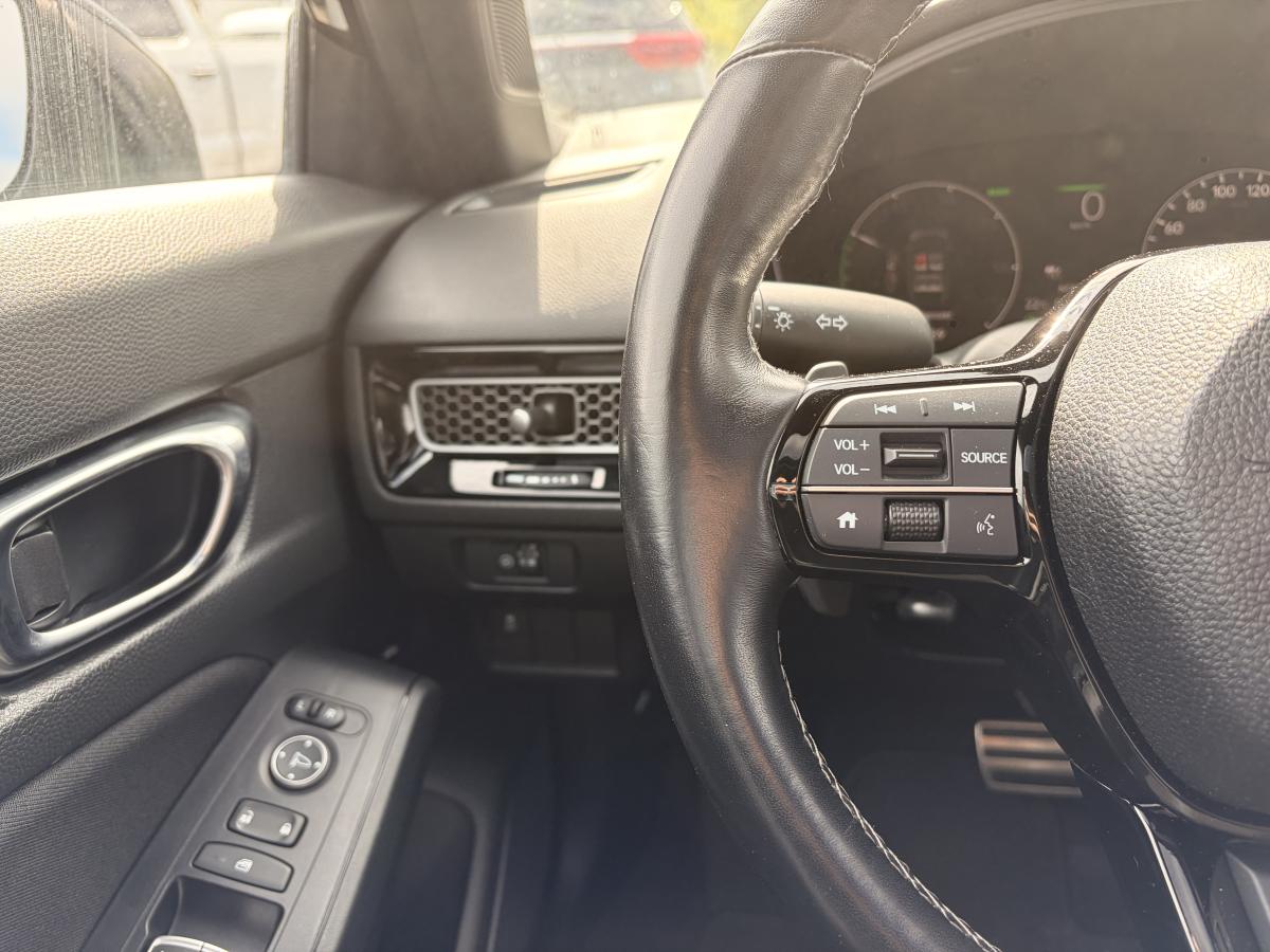 2025 Honda Civic - Image 12