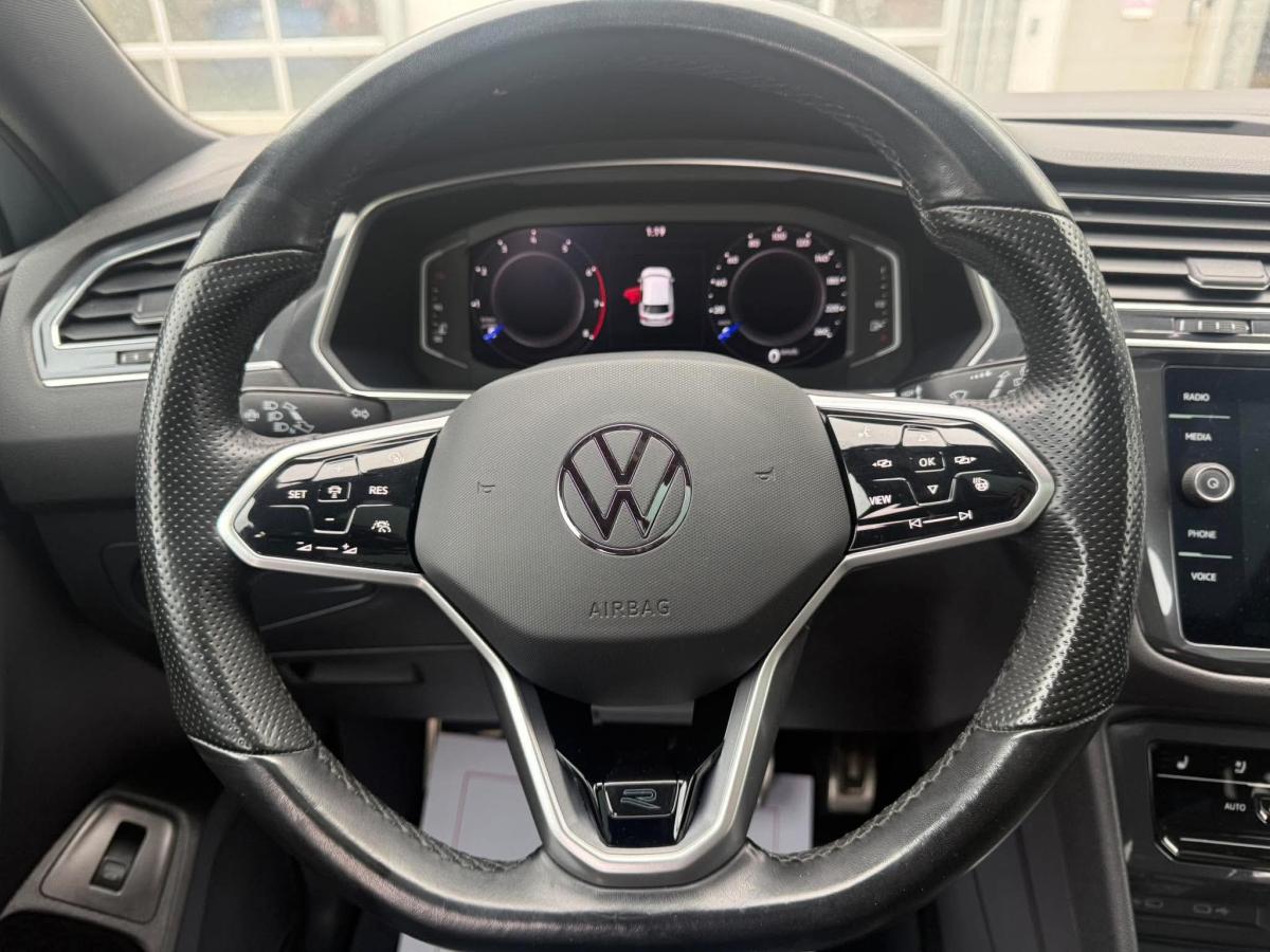 2022 Volkswagen Tiguan - Image 13