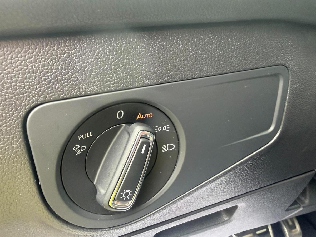 2022 Volkswagen Tiguan - Image 18