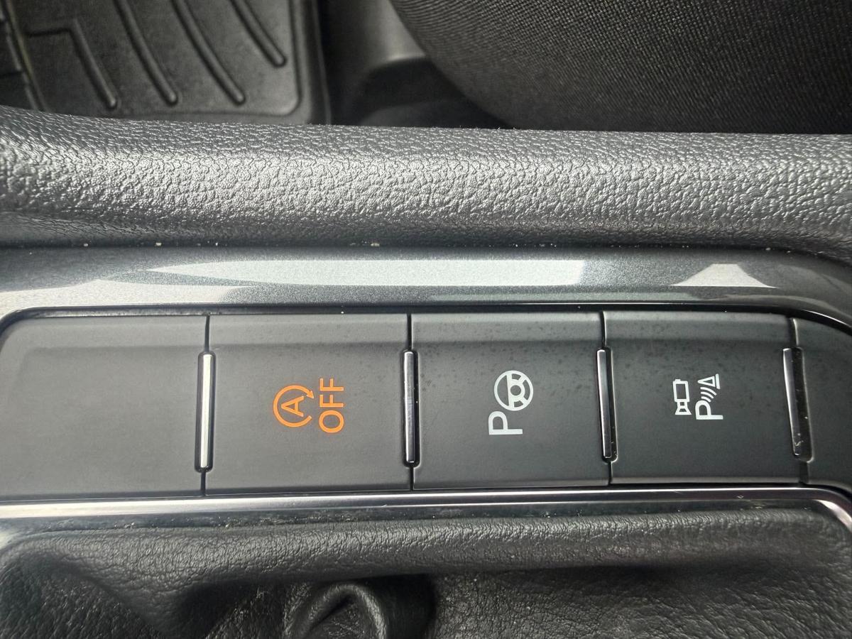 2022 Volkswagen Tiguan - Image 19