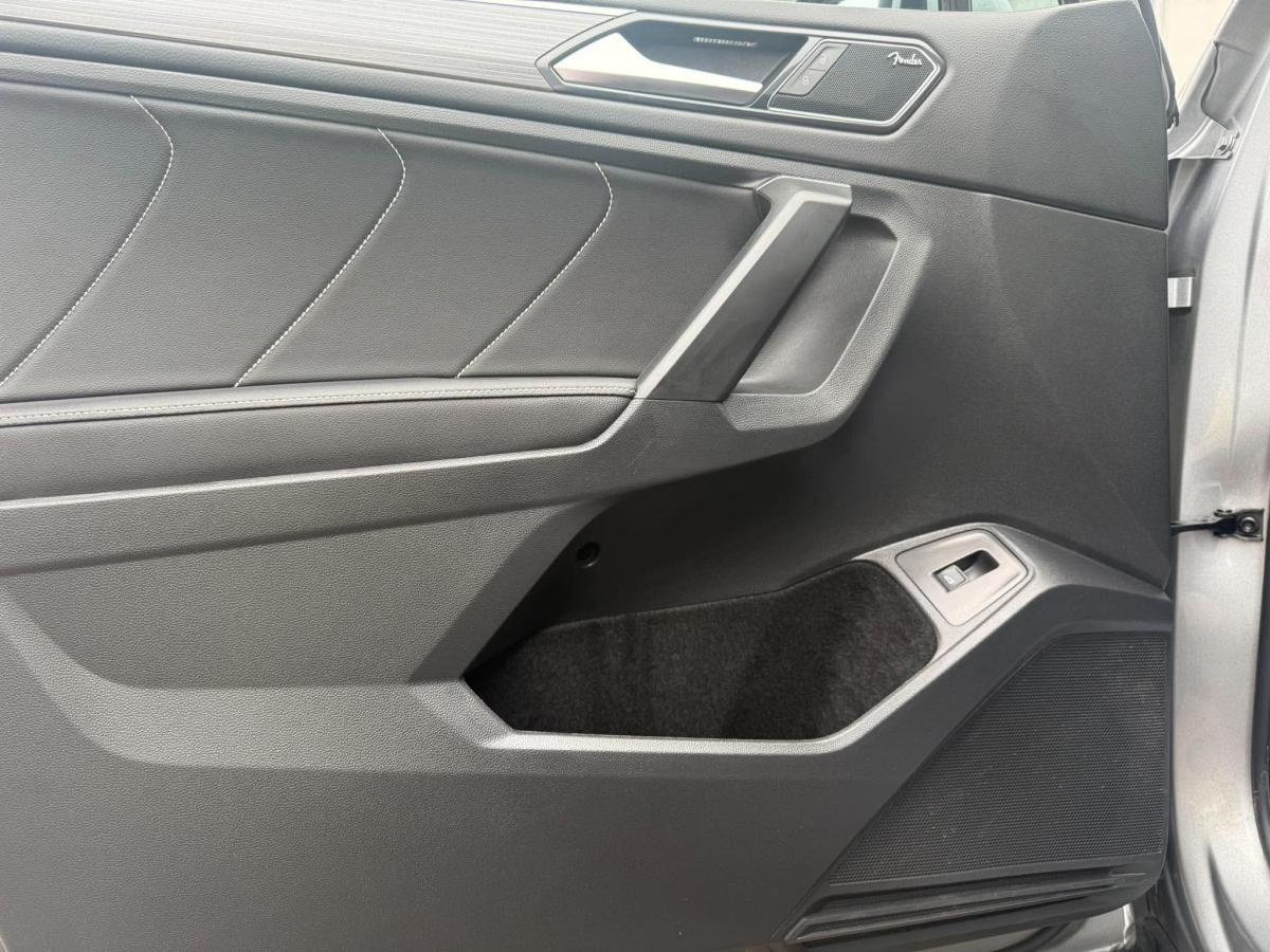 2022 Volkswagen Tiguan - Image 25