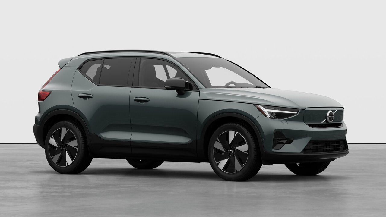 2026 Volvo EX40 - Image 3