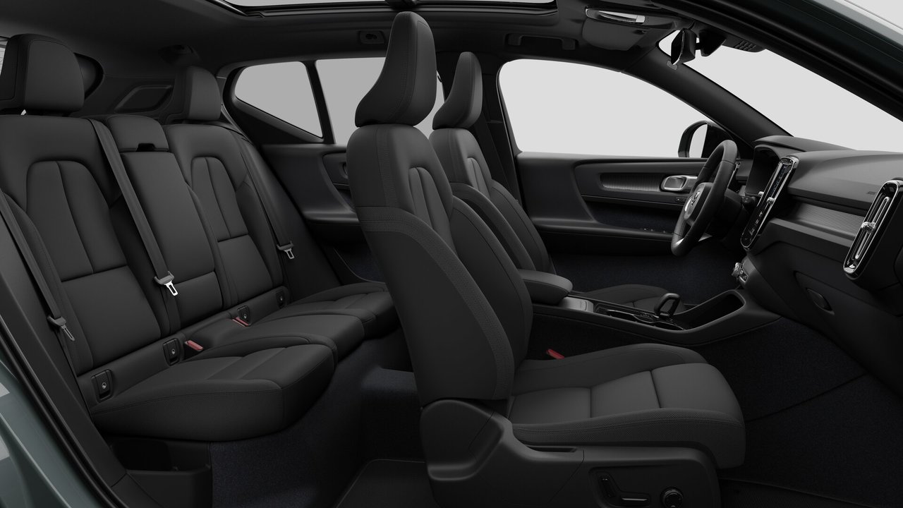 2026 Volvo EX40 - Image 13