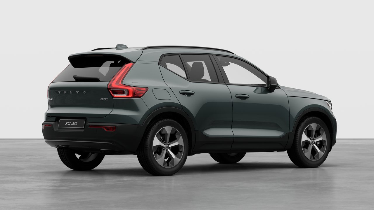 2026 Volvo XC40 - Image 4