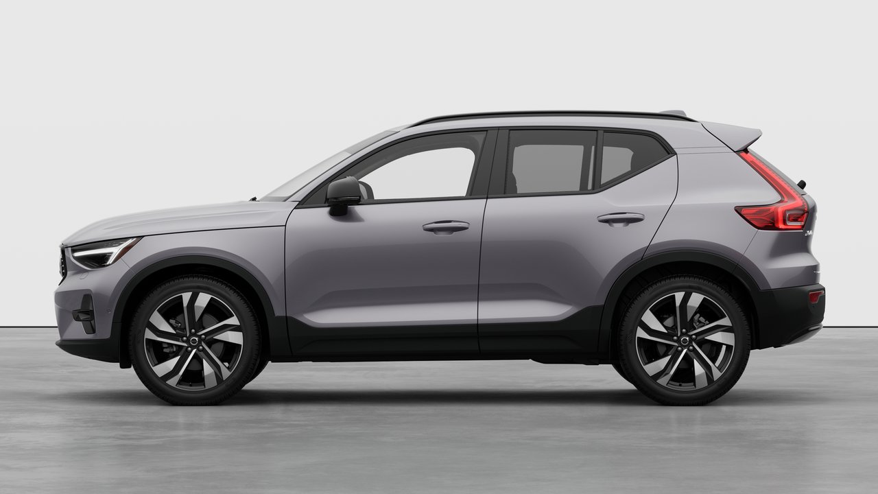 2026 Volvo XC40 - Image 8