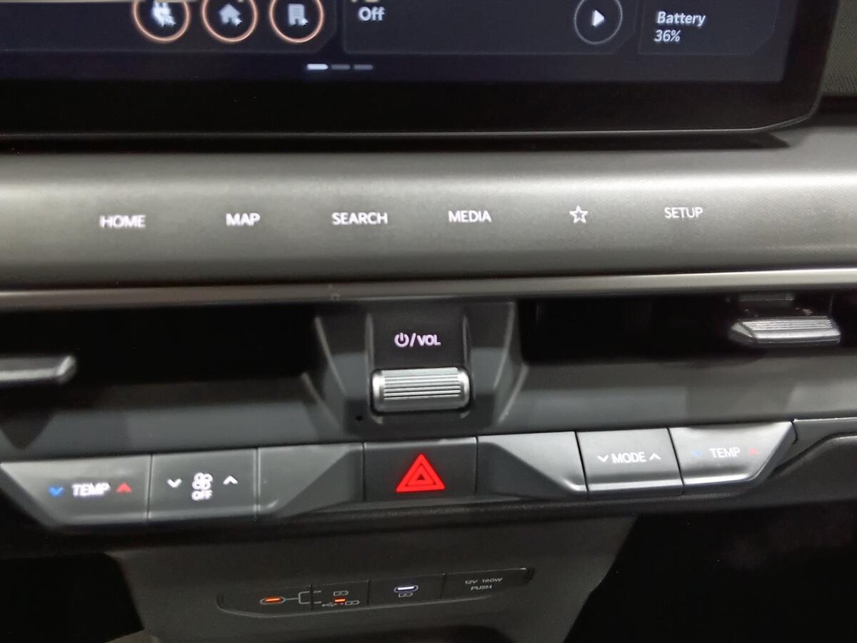 2024 Kia EV9 - Image 18