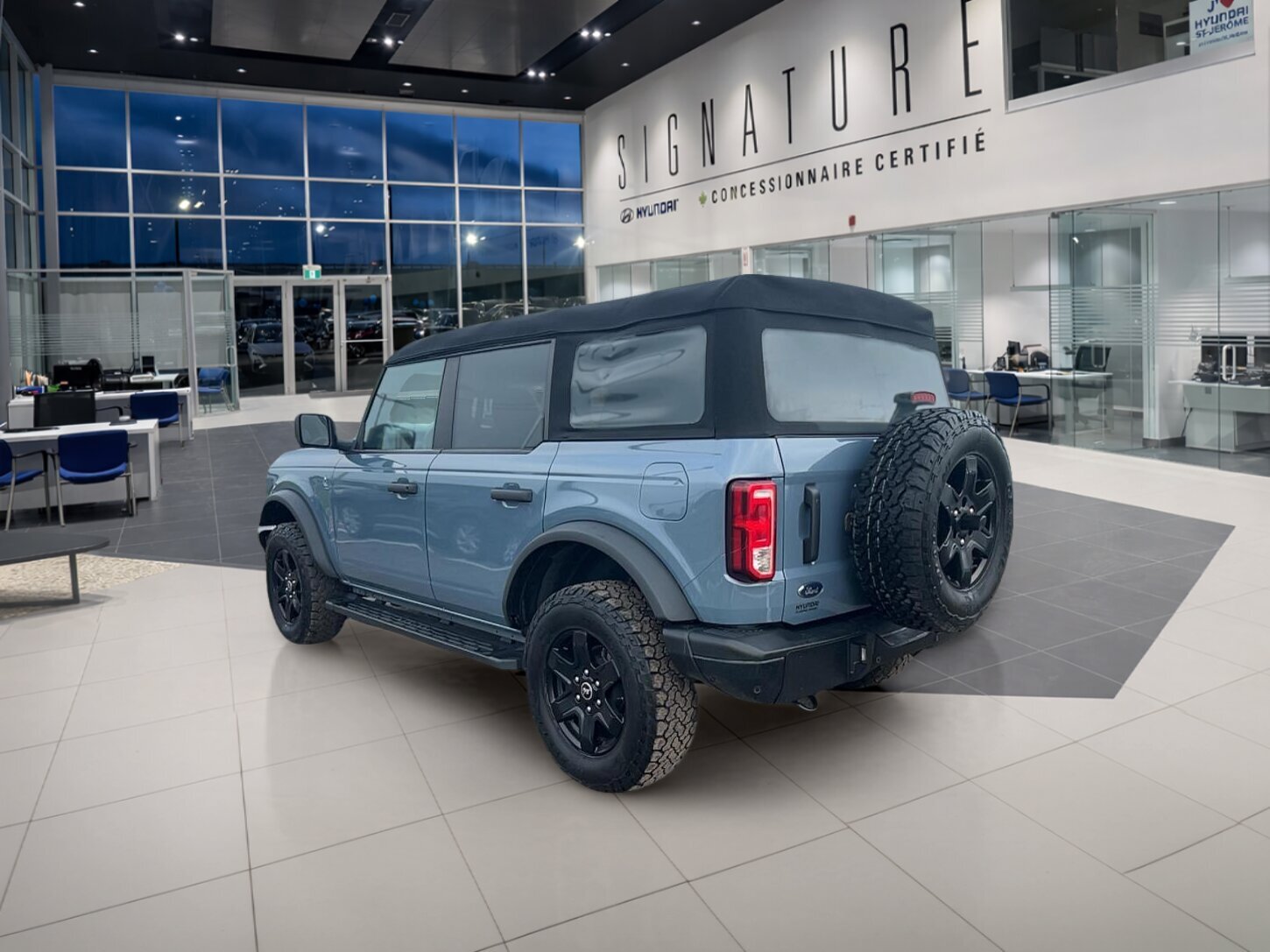 2023 Ford Bronco - Image 7