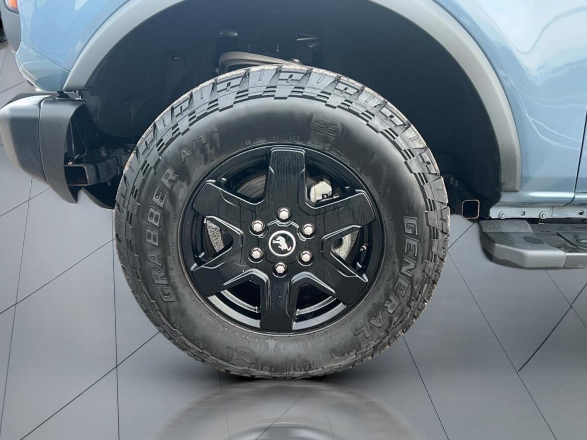 2023 Ford Bronco - Image 9