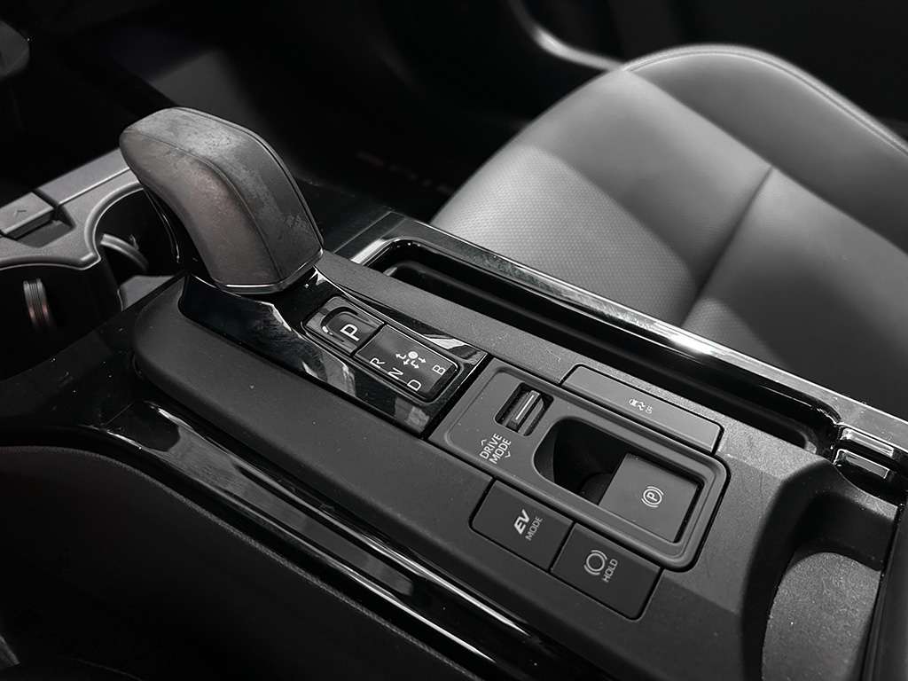 2024 Toyota Prius - Image 13