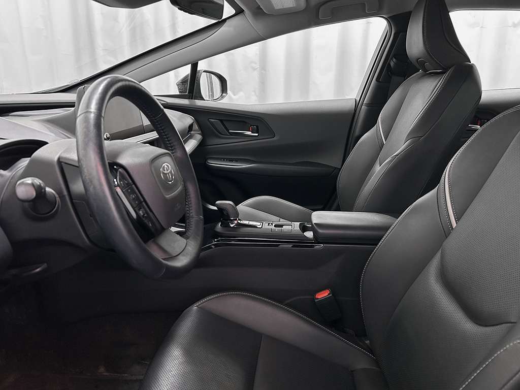 2024 Toyota Prius - Image 15