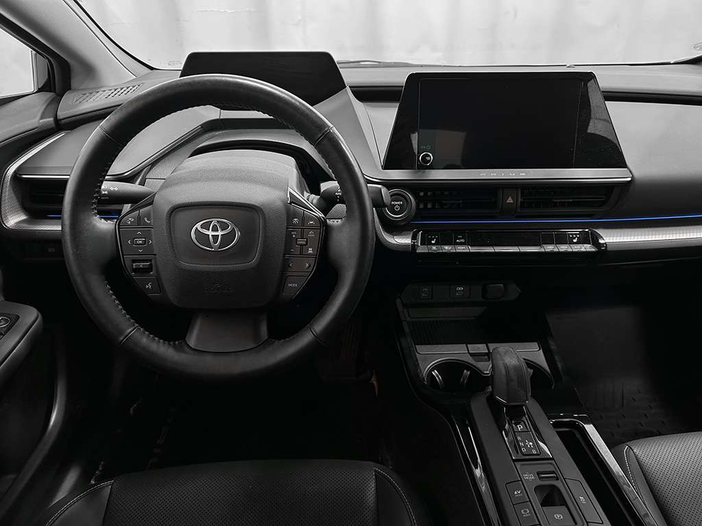 2024 Toyota Prius - Image 17