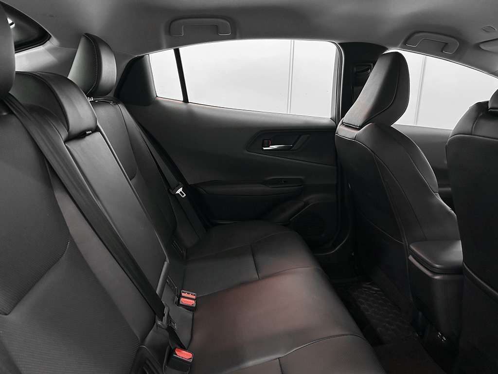 2024 Toyota Prius - Image 18