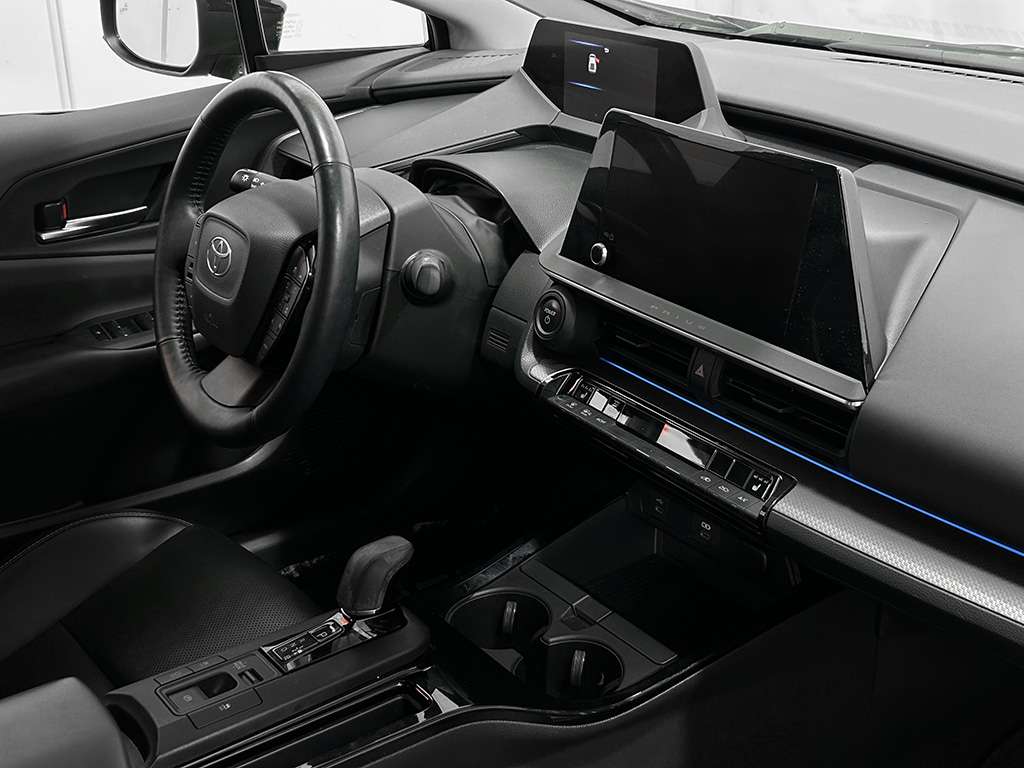 2024 Toyota Prius - Image 19