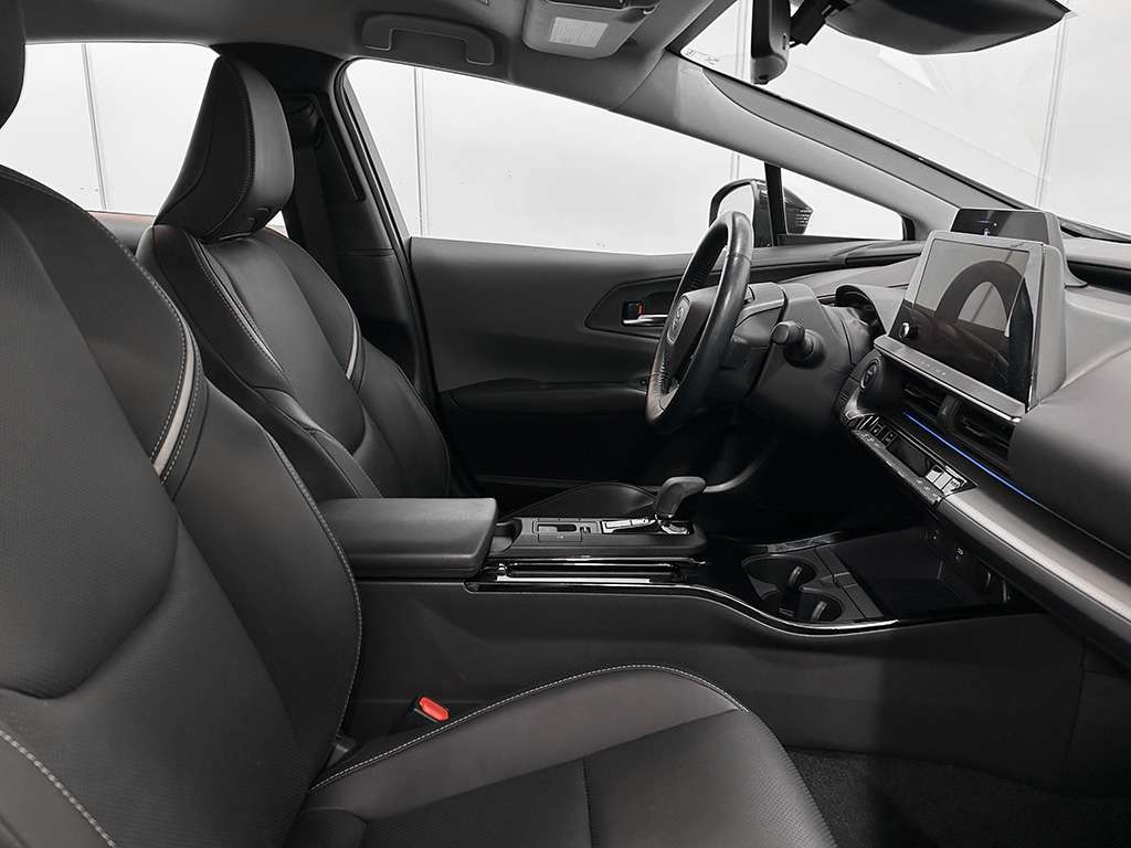 2024 Toyota Prius - Image 20