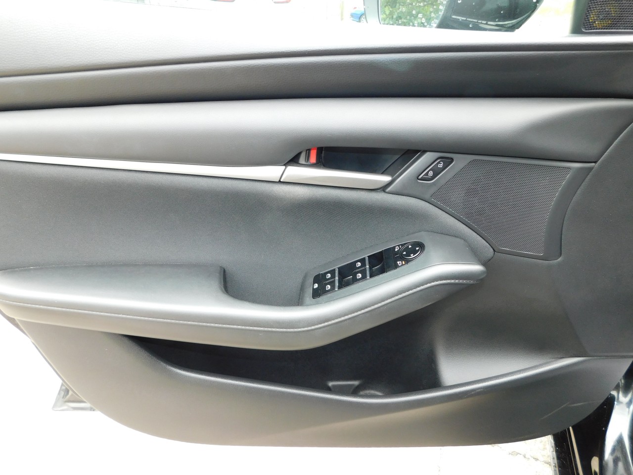 2024 Mazda 3 Sport - Image 11