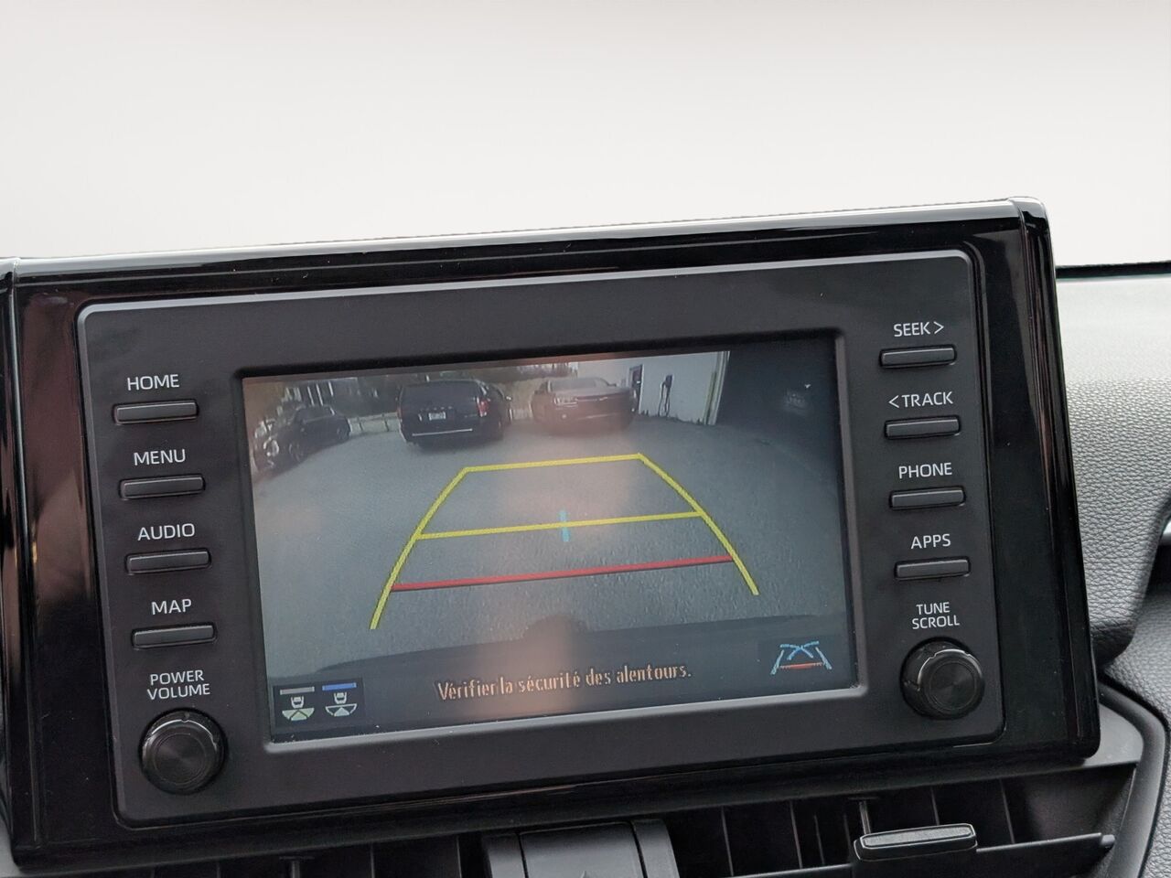 2019 Toyota RAV4 - Image 11