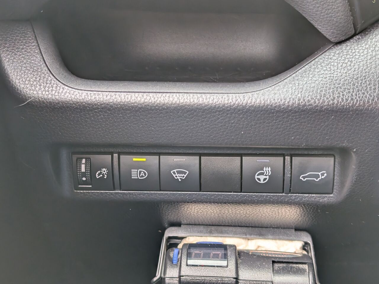 2019 Toyota RAV4 - Image 13