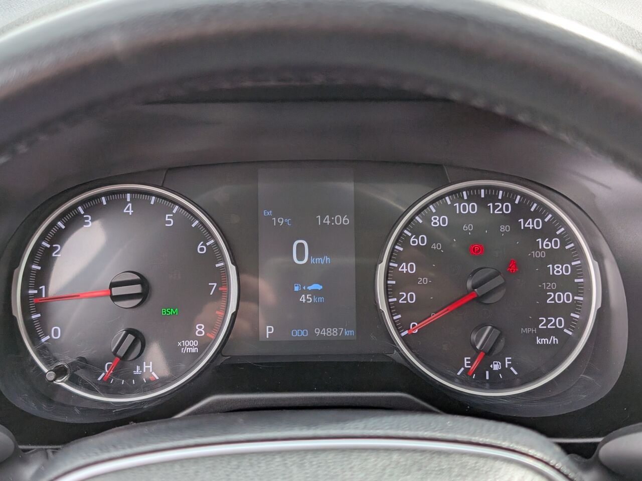 2019 Toyota RAV4 - Image 16