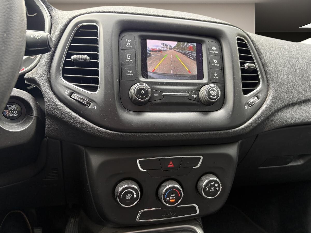 2018 Jeep Compass - Image 15