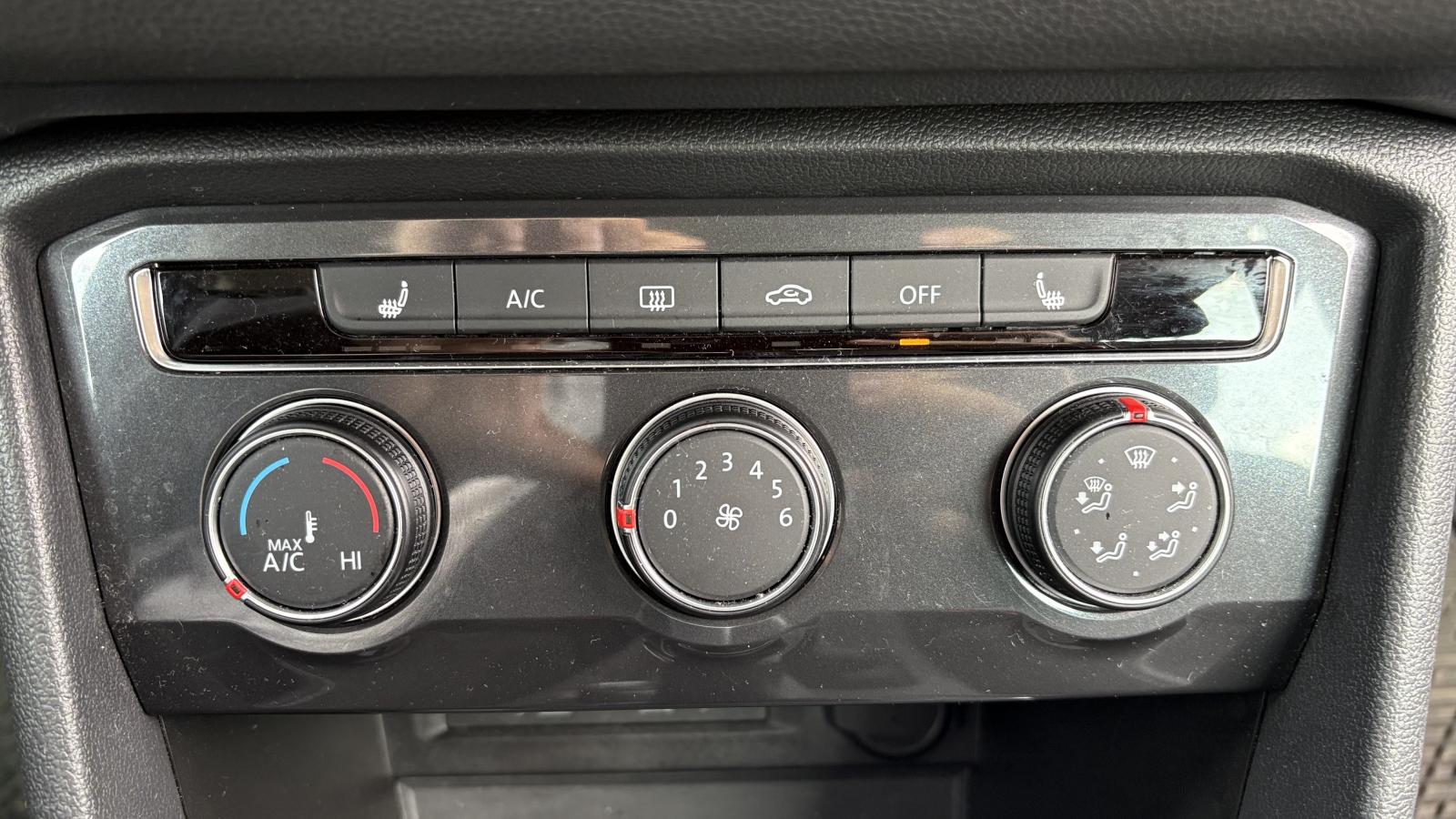 2021 Volkswagen Tiguan - Image 18