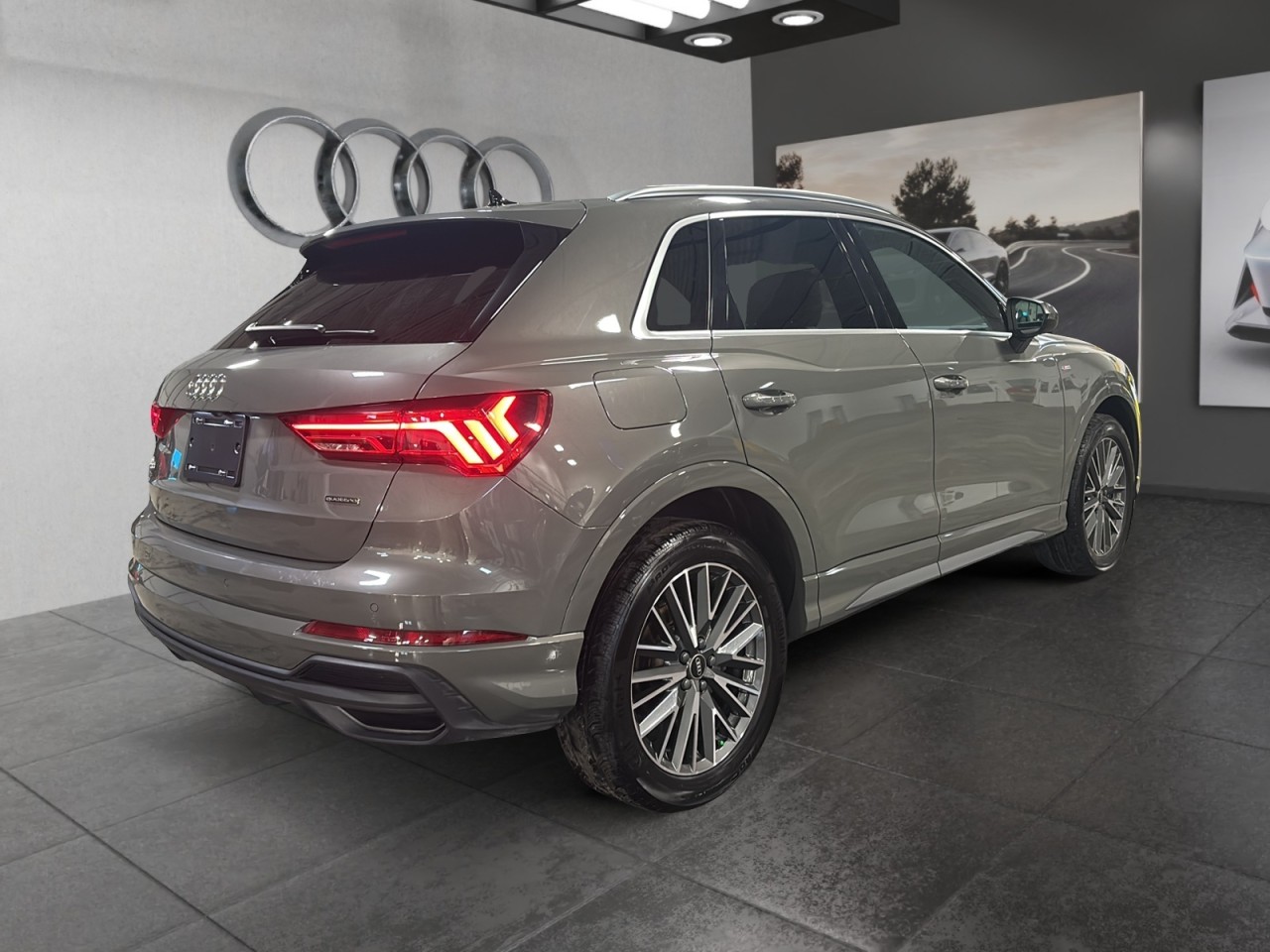 2023 Audi Q3 - Image 5
