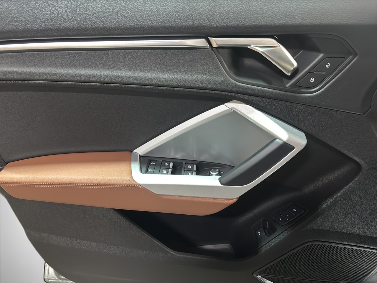 2023 Audi Q3 - Image 9
