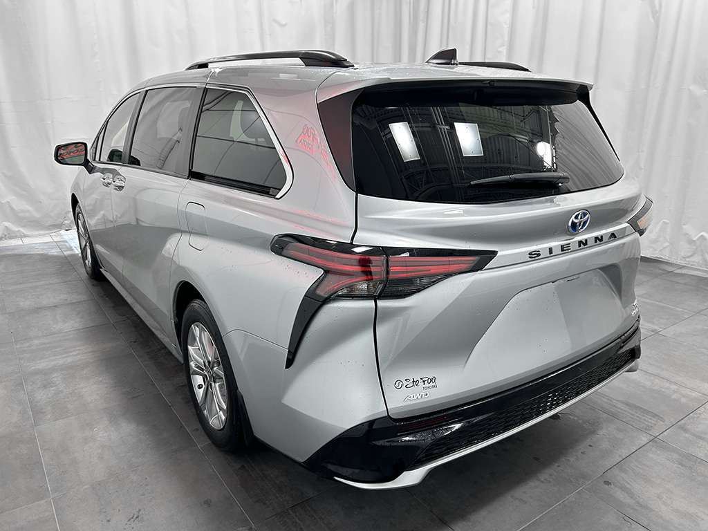2022 Toyota Sienna - Image 4