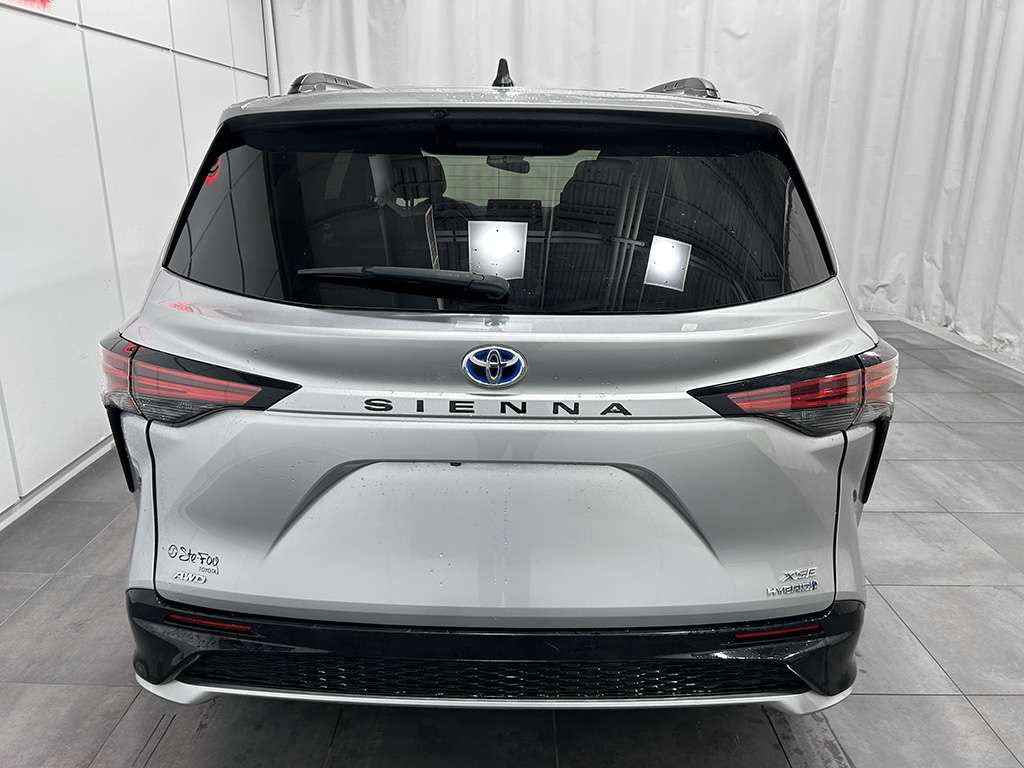 2022 Toyota Sienna - Image 5