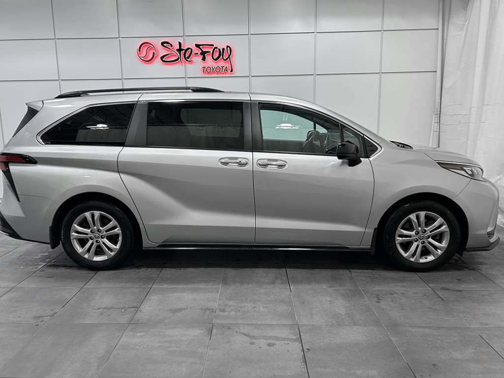 2022 Toyota Sienna - Image 7