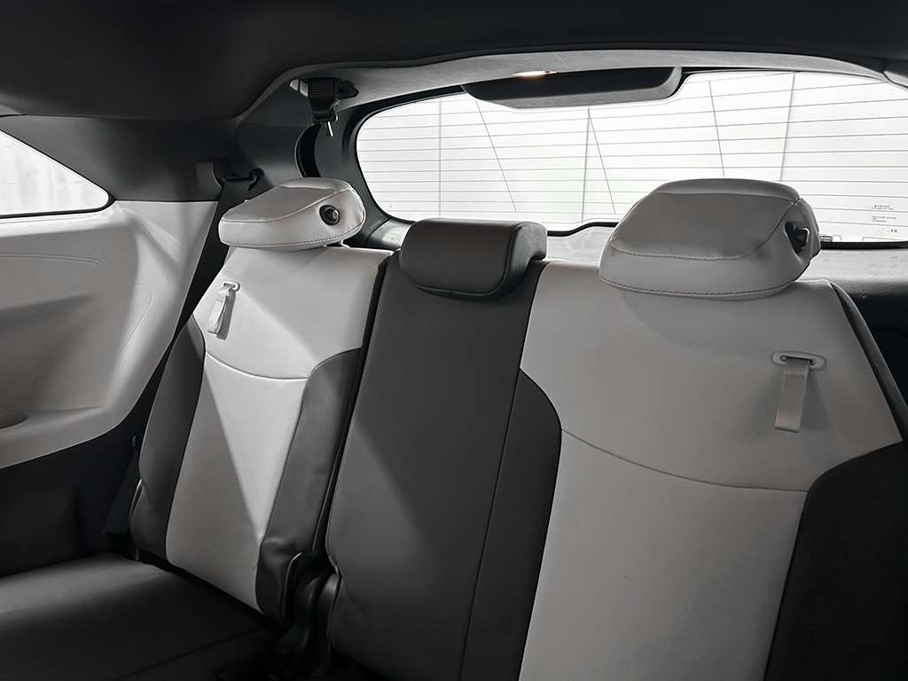 2022 Toyota Sienna - Image 16