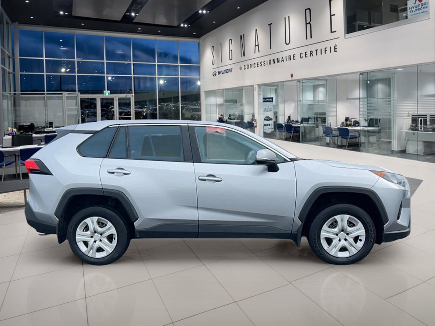 2023 Toyota RAV4 - Image 4