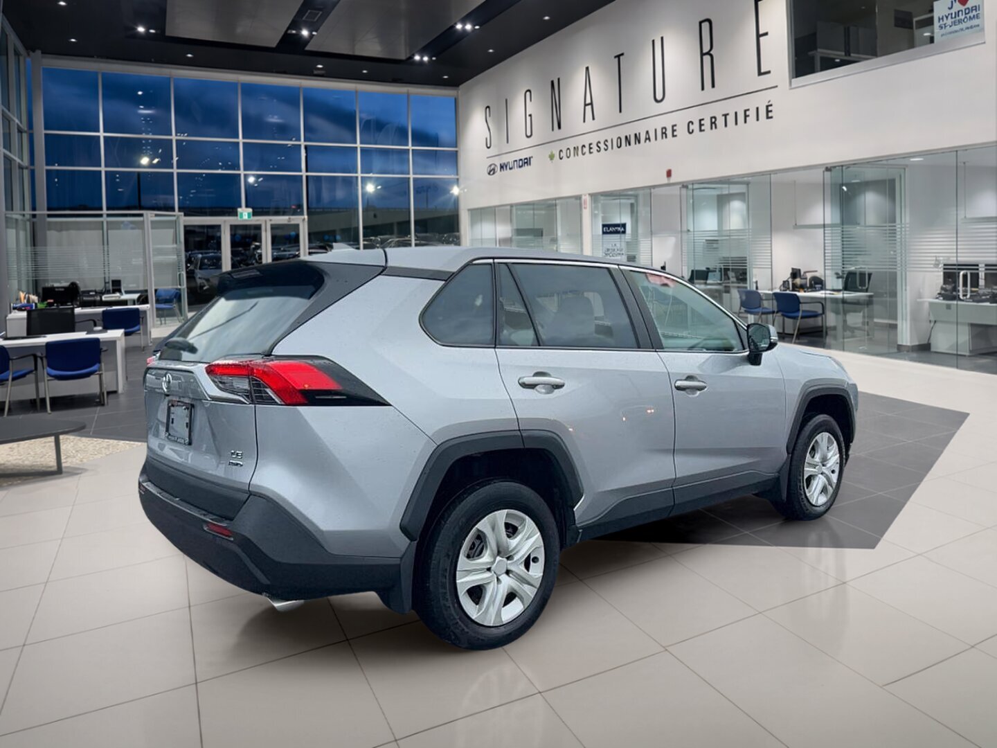 2023 Toyota RAV4 - Image 5