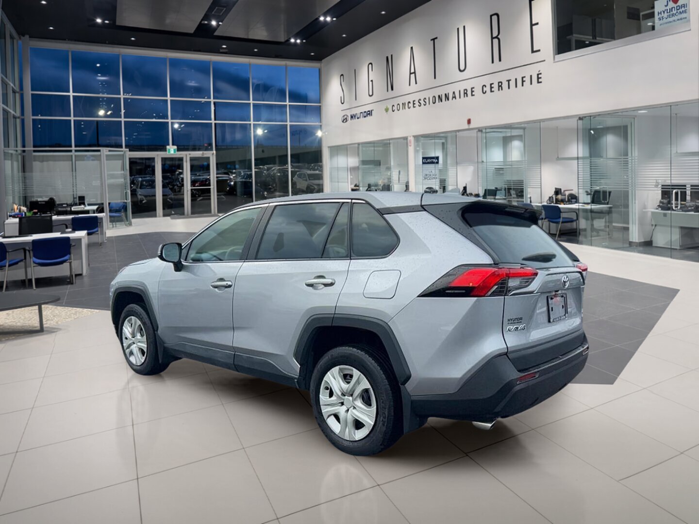 2023 Toyota RAV4 - Image 7