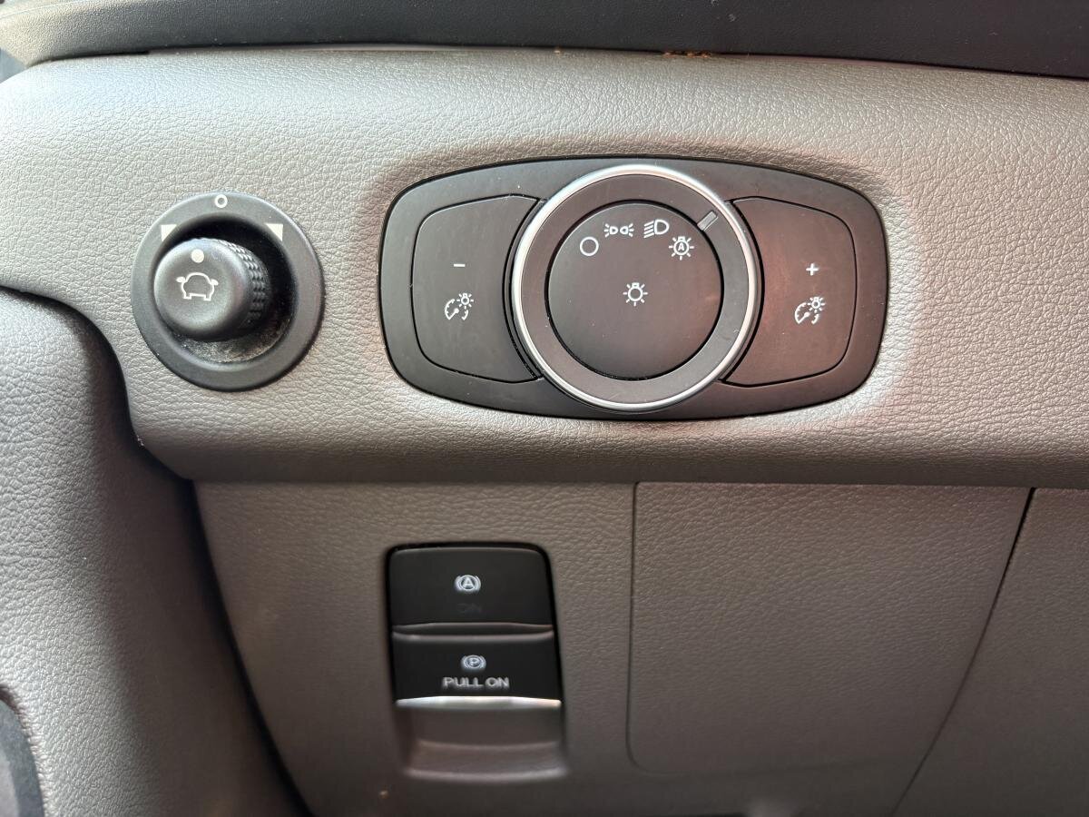 2023 Ford Transit Passenger Wagon - Image 16