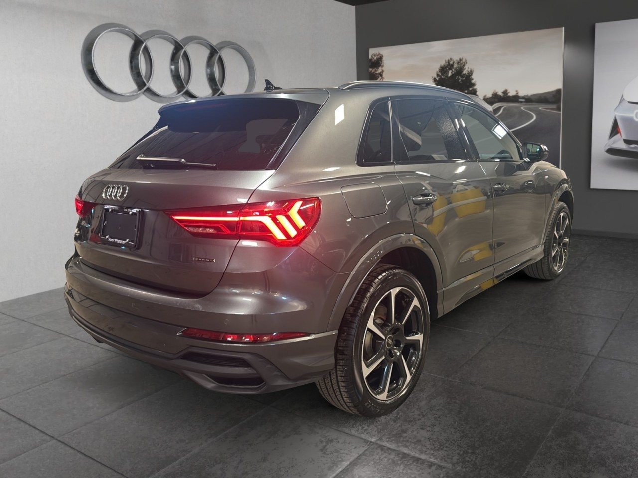 2023 Audi Q3 - Image 5