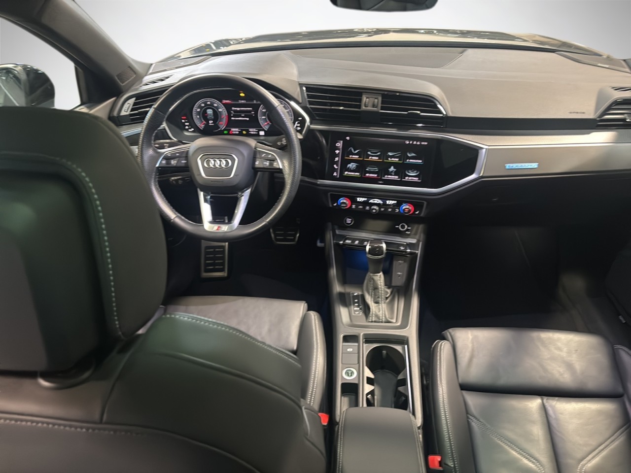 2023 Audi Q3 - Image 12