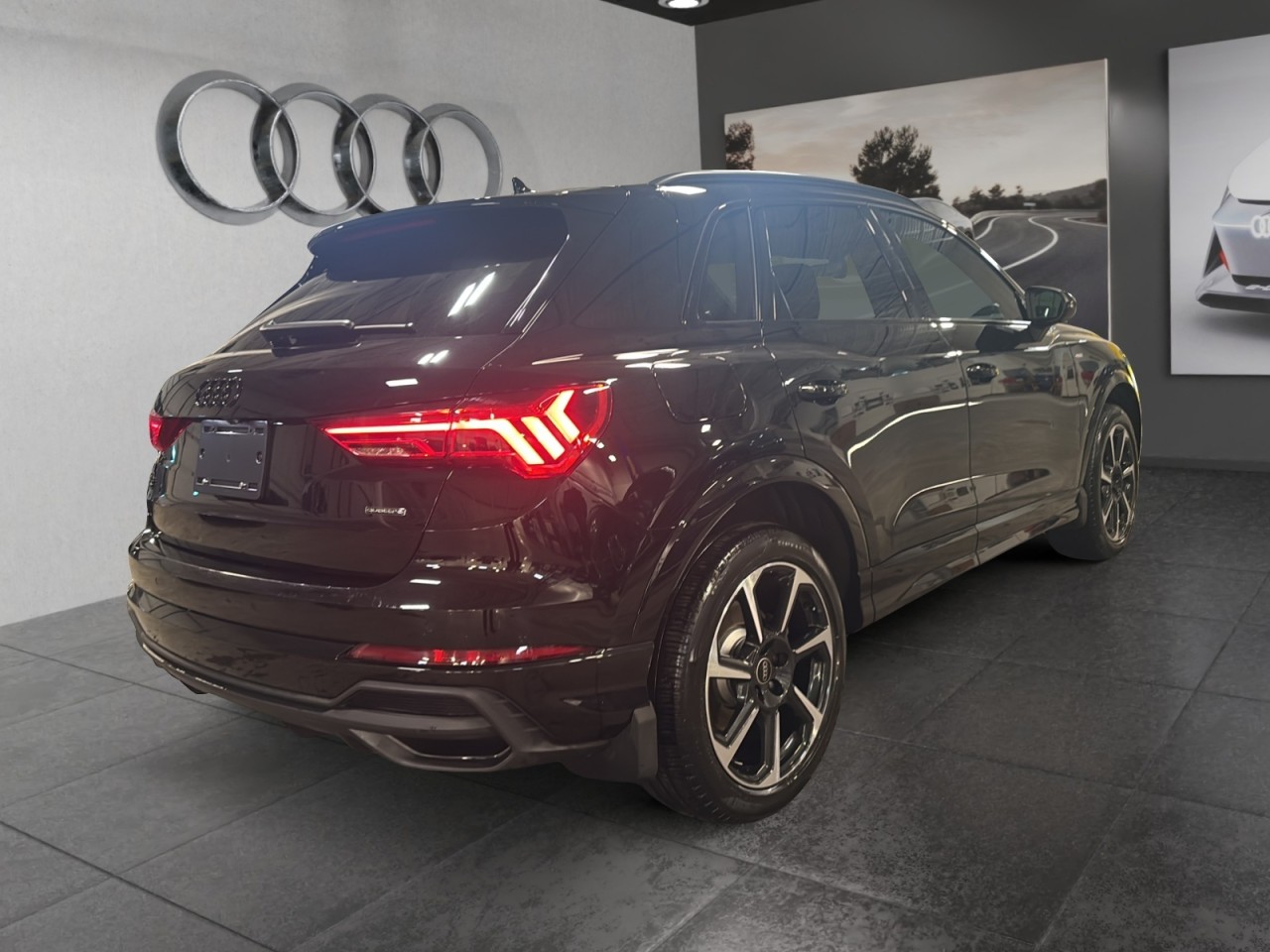 2024 Audi Q3 - Image 5