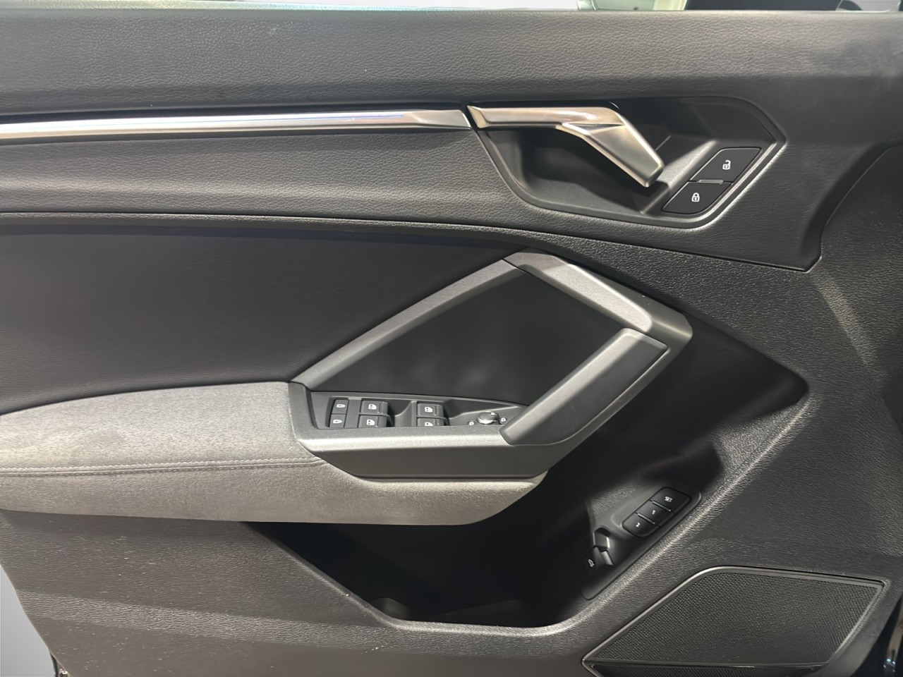 2024 Audi Q3 - Image 9
