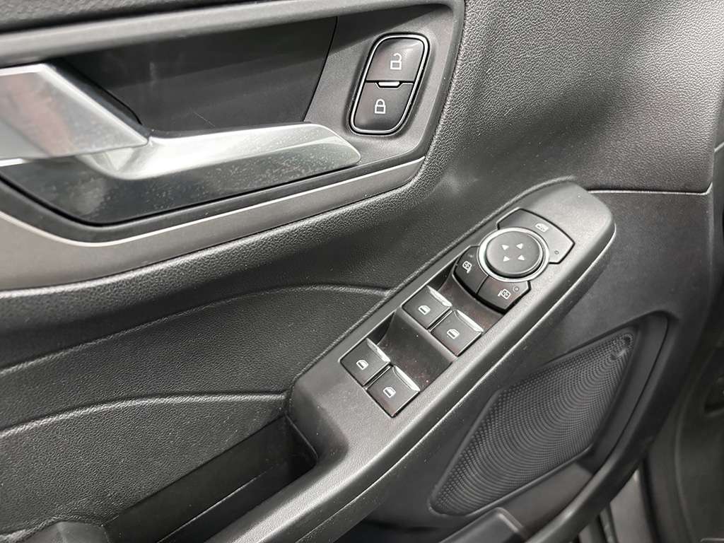 2021 Ford Escape Plug in - Image 18