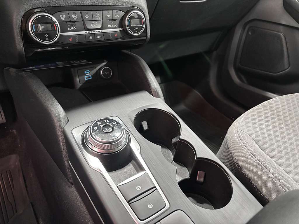 2021 Ford Escape Plug in - Image 25