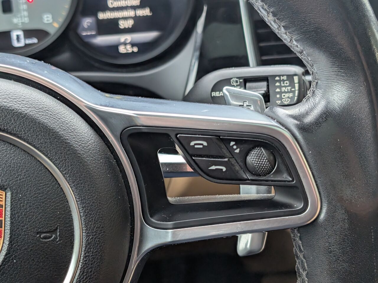 2017 Porsche Macan - Image 14