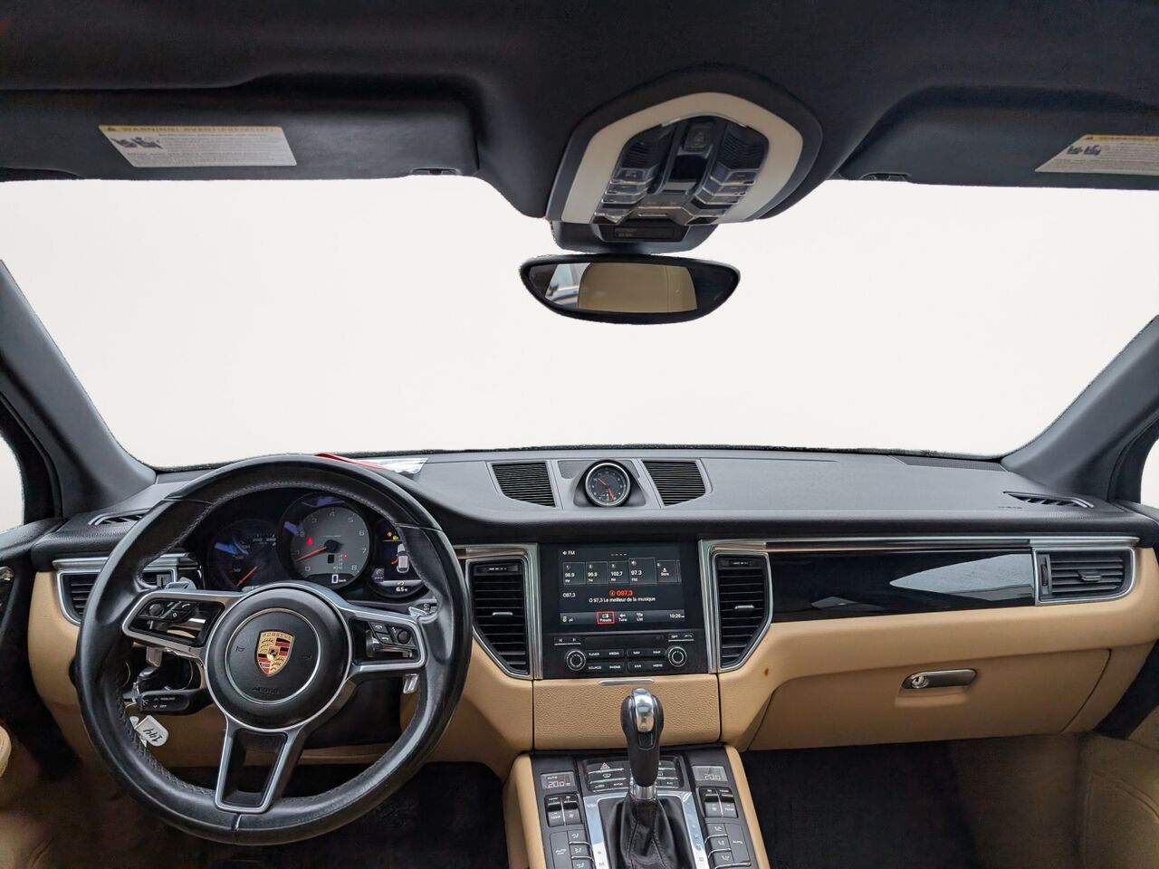 2017 Porsche Macan - Image 17