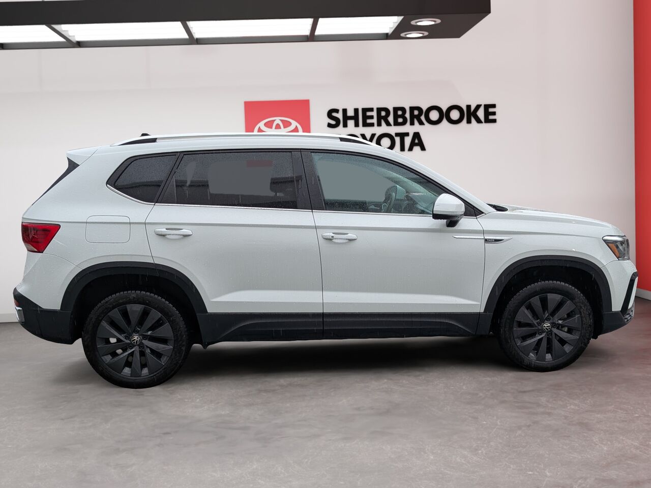 2024 Volkswagen Taos - Image 3