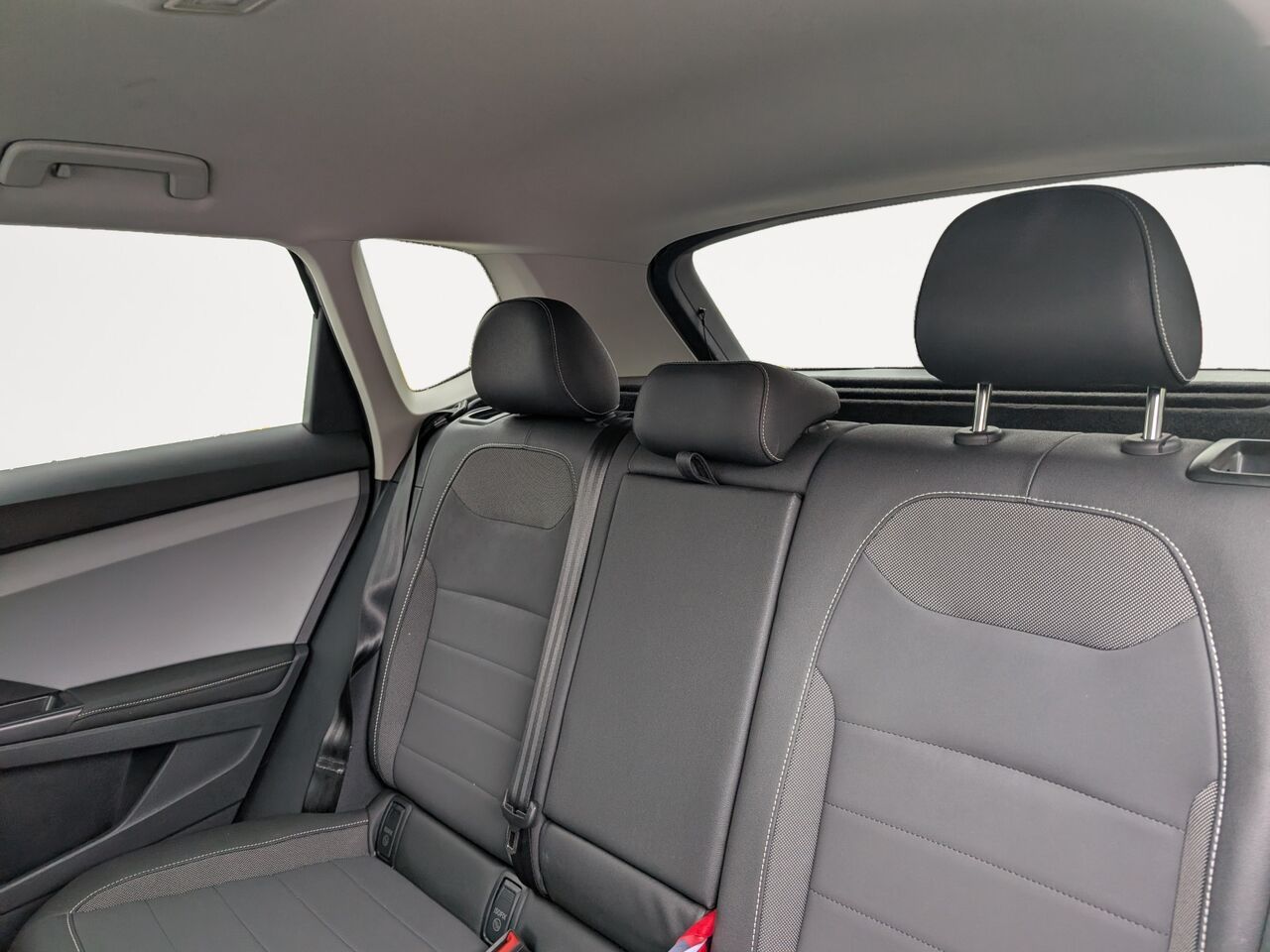 2024 Volkswagen Taos - Image 8