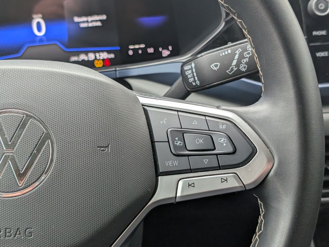 2024 Volkswagen Taos - Image 13
